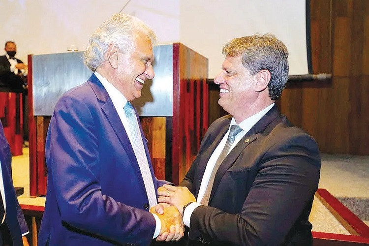 Tarcísio confirma disputa pela reeleição em São Paulo e fortalece Caiado para 2026