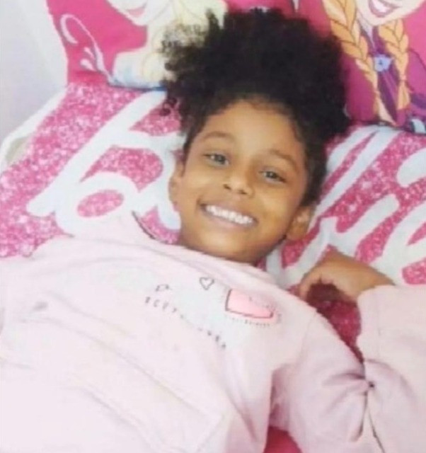 Corpo de menina arrastada por enxurrada é velado em Aparecida de Goiânia