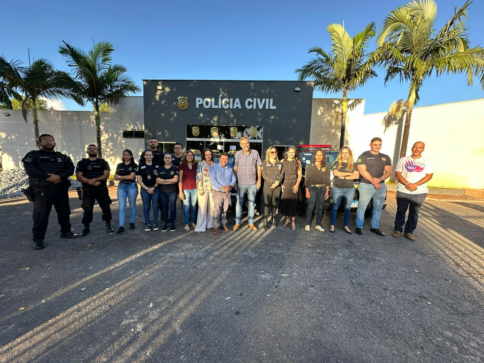 Deputado estadual Renato de Castro visita obras da delegacia de Goianésia e comemora investimentos