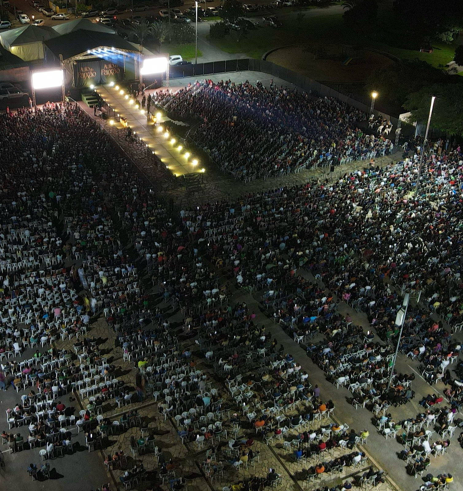Auto da Paixão de Cristo emociona milhares de pessoas na Lagoa Princesa do Vale
