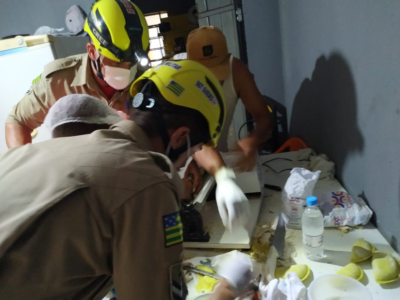 Acidente de trabalho: Mulher prende as mãos em máquina no bairro São Cristóvão