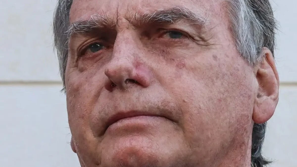Bolsonaro chega em Goiás para receber título de Cidadão Aparecidense