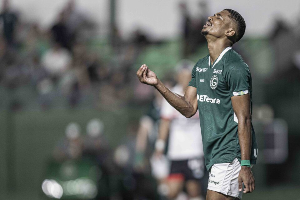 Goiás não consegue furar a defesa do São Paulo, só empata e está eliminado da Copa do Brasil