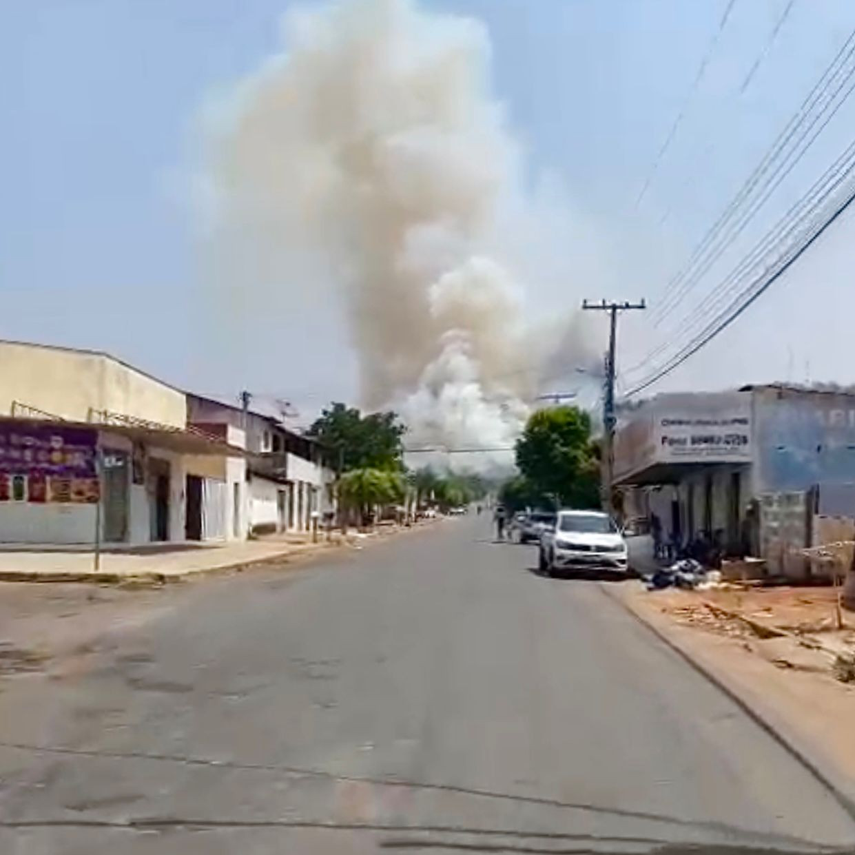 Morro da Ema fica em chamas e Corpo de Bombeiros é acionado em Goianésia