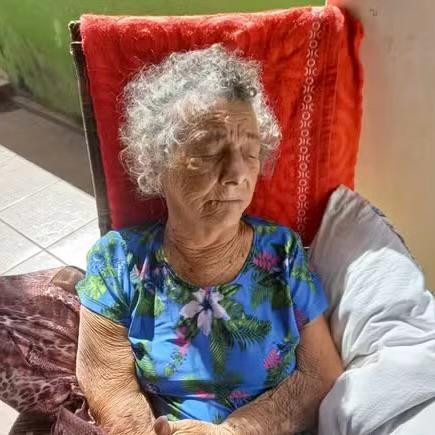 Idosa de Jaraguá morre após família não conseguir fazer ligações para números emergenciais