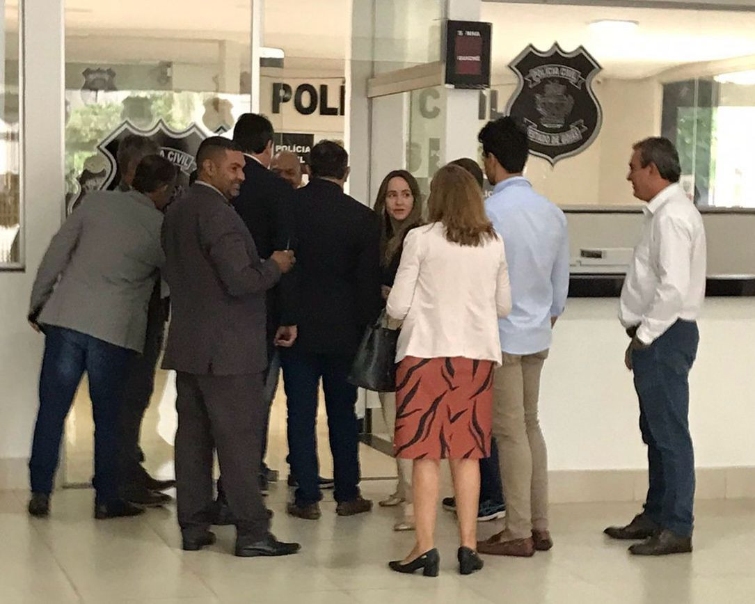 Vereadores de Goianésia procuram delegacia de polícia para dar queixa de repórter